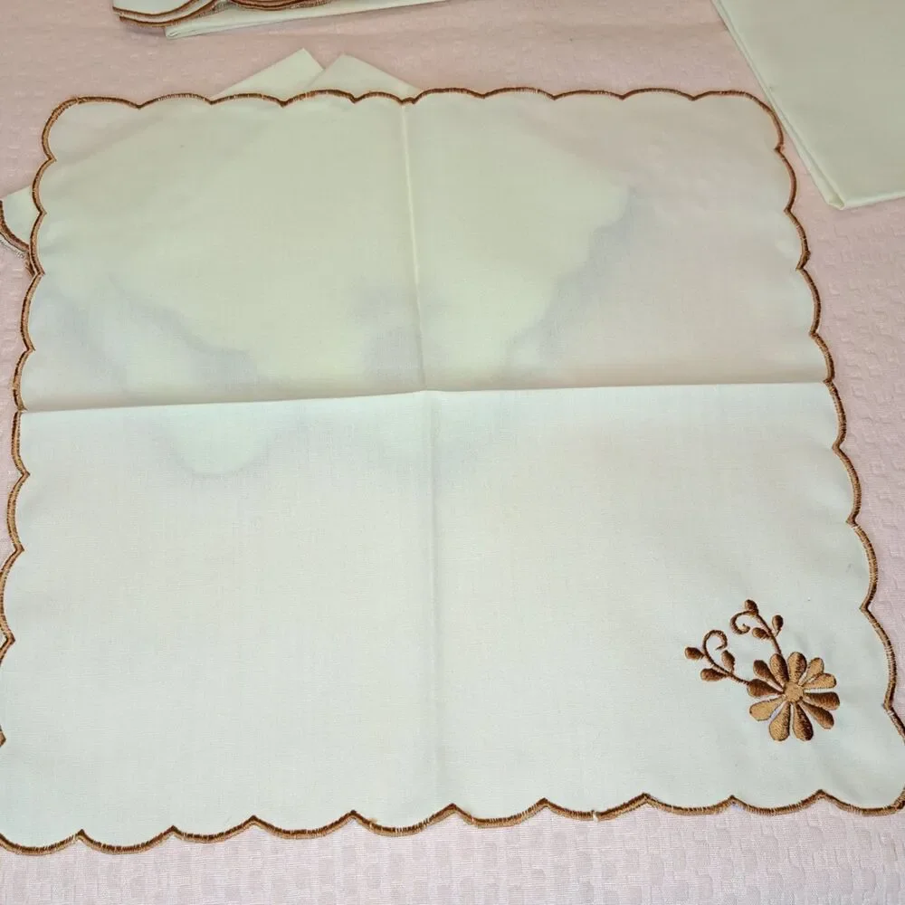 Vintage Set Of 5 Table Serving Linen Napkins And Big Square Beige Embroidered